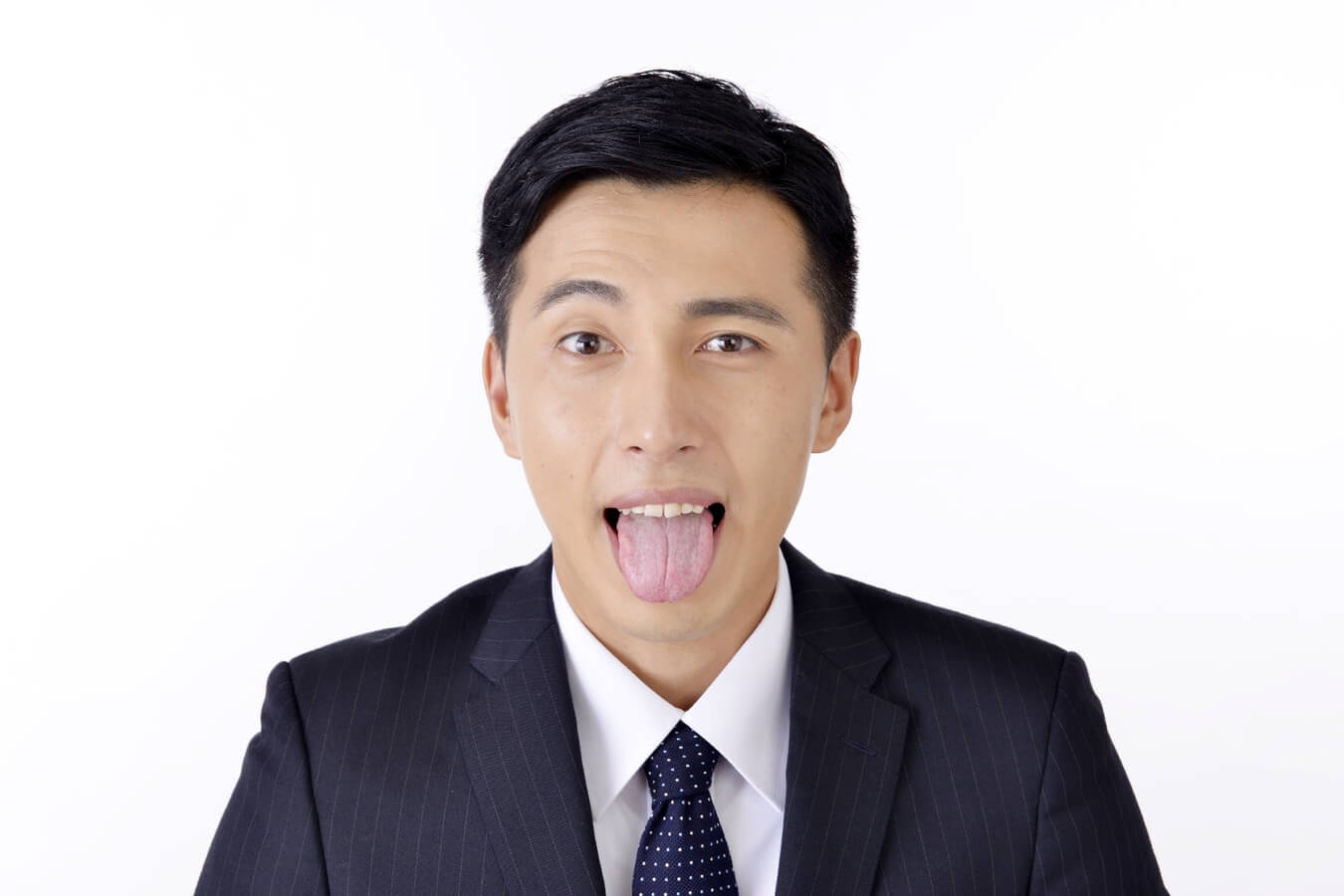 切れた!舌を噛んで血が止まらない時の止血の応急処置や対処法3選
